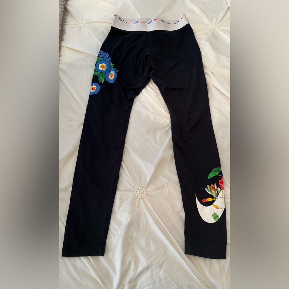 Nike Black Floral Leggings